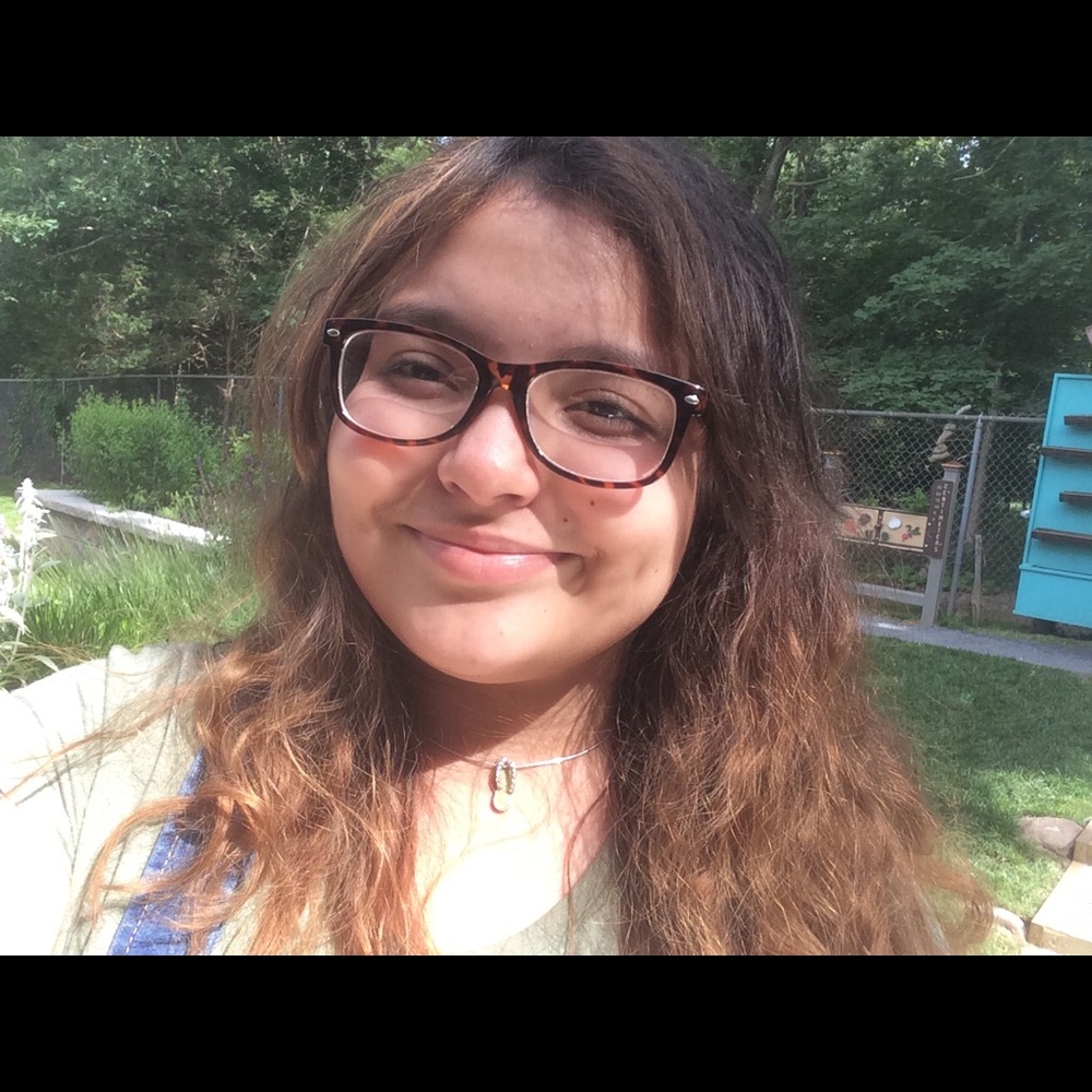 Meet your Posher, Adriana